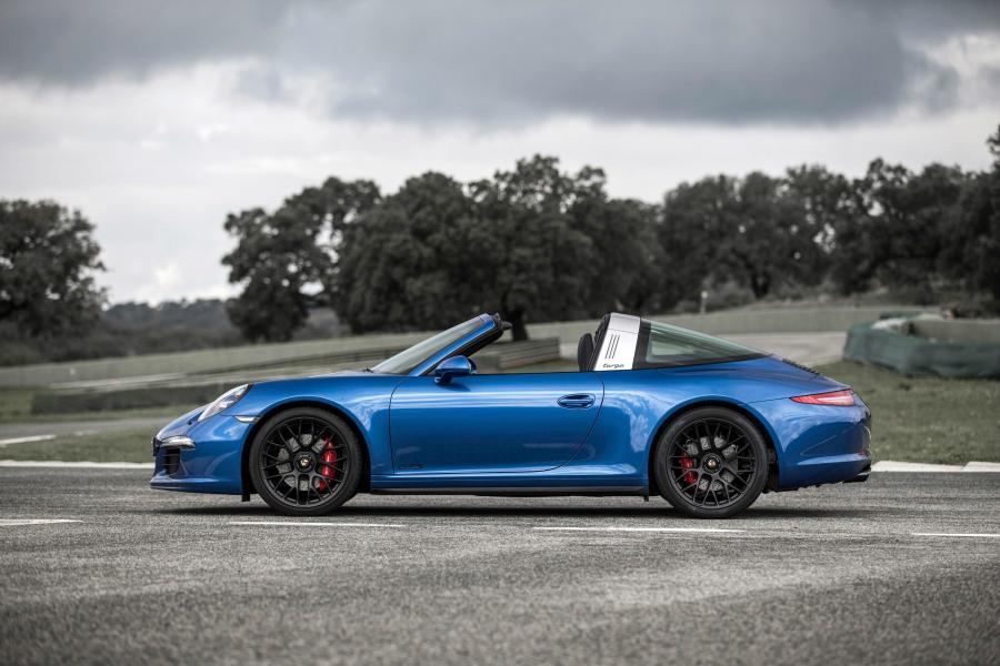  Porsche 911 Targa 4 GTS 2015 года  (фото 15 из 17)